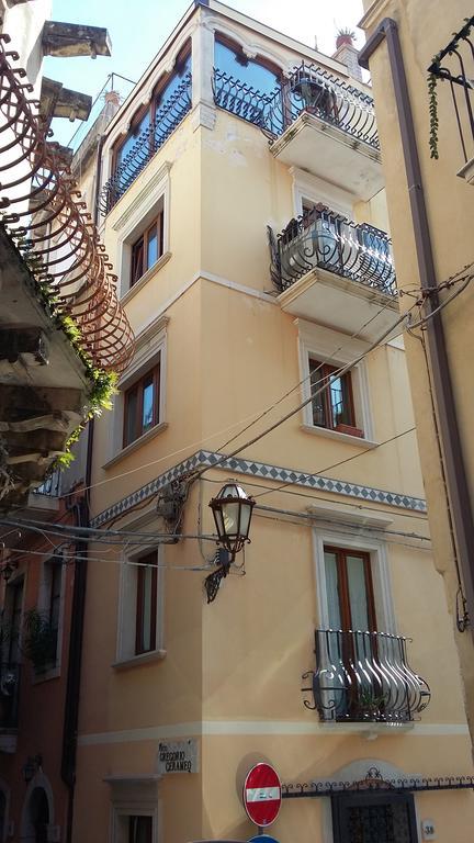 Taormina Rainbow House公寓 外观 照片